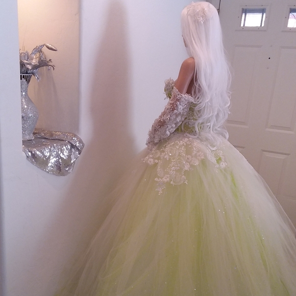 "FAUNA" Ivory & Green Lace Wedding Ballgown Set - Picture 5 of 12